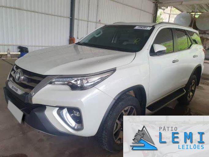 TOYOTA HILUX SW4 20/20 TOYOTA HILUX SW4 20/20