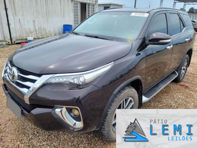 TOYOTA HILUX SW4 16/17 TOYOTA HILUX SW4 16/17