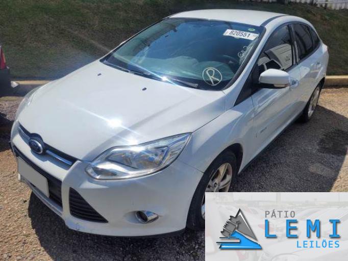 FORD FOCUS SEDAN 15/16