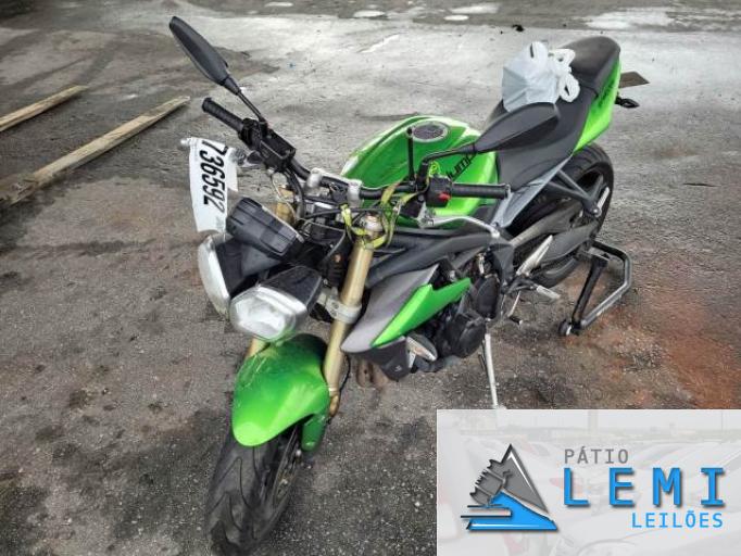 TRIUMPH STREET TRIPLE 675 13/14 TRIUMPH STREET TRIPLE 675 13/14