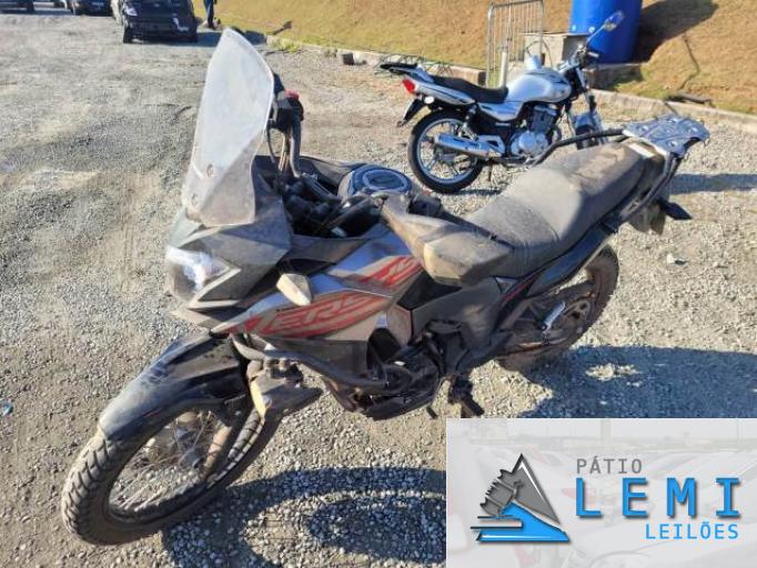 KAWASAKI VERSYS-X 300 TOURER 21/21 KAWASAKI VERSYS-X 300 TOURER 21/21